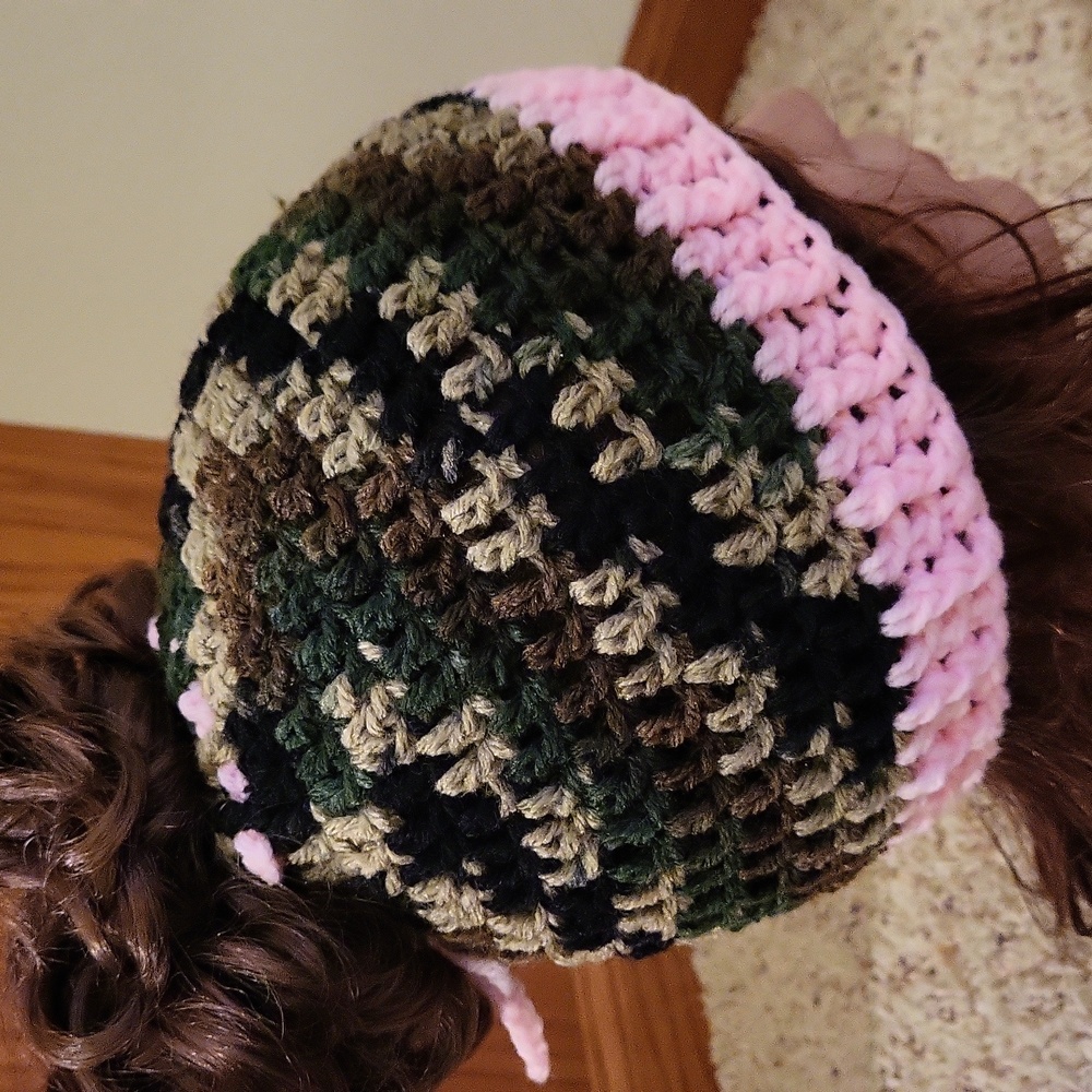 NWOT Camo/pink matching human & dog 🐶fur baby hats! handmade crochet, new - Picture 7 of 10